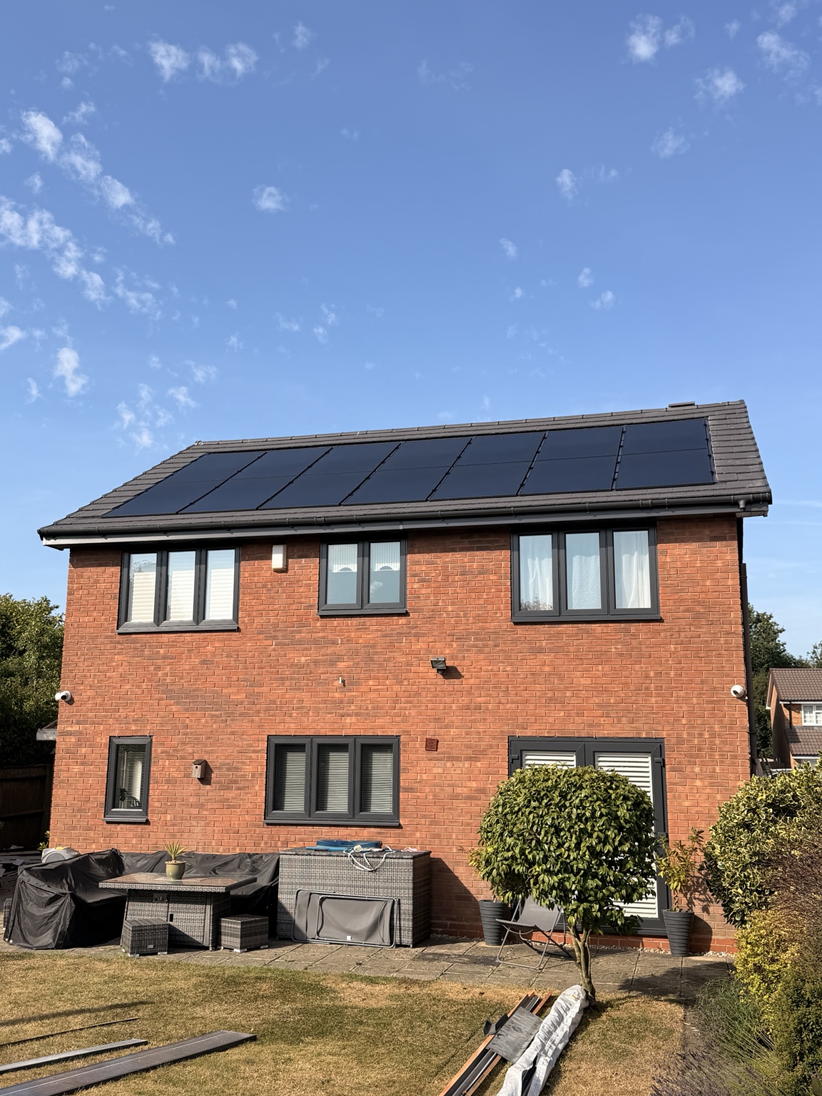 Integrated solar roof installation
